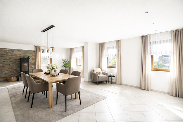 Esszimmer - Virtuell eingereichtet