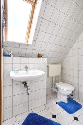 Badezimmer im Dachgeschoss