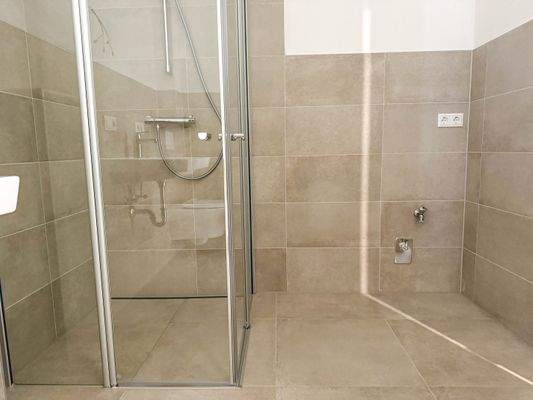 Dusche Waschmaschine