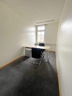 Büro 2.jpg