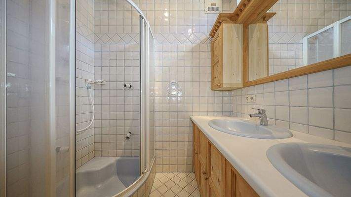 KITZIMMO-Dachgeschosswohnung in sonniger Ruhelage - Immobilien Jochberg.