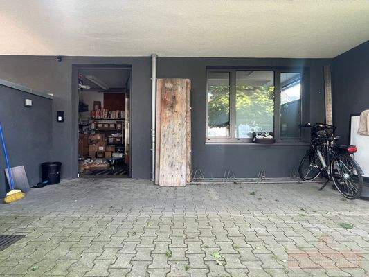 Terrasse/Anlieferung