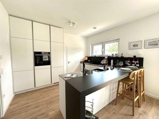 Offen gestaltete Küche