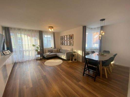 Helles Wohnzimmer.jpg