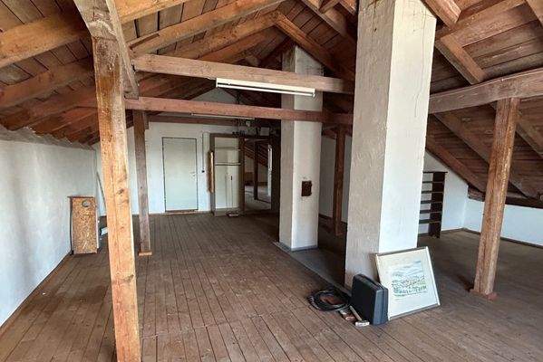 ausbaufähiges Dachgeschoss im Altbau