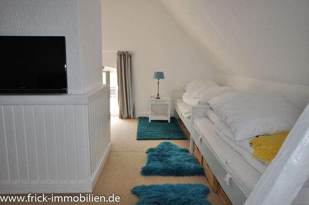 41-Schlafzimmer DG  Osten.JPG