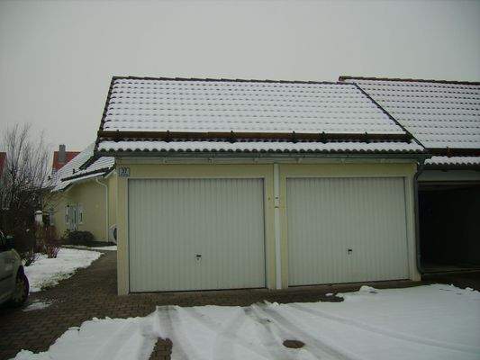Doppelgarage vorne.JPG