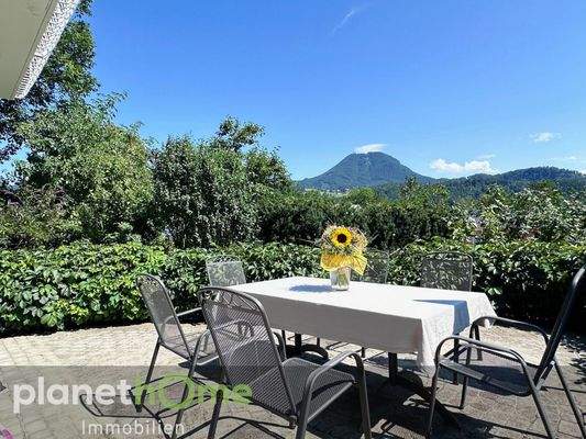 Terrasse mit Bergblick
