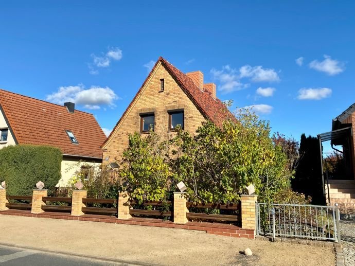 Renovierungsbedürftiges Einfamilienhaus mit großem Garten in Zarrentin