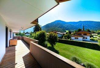 Großzügige 4-Zimmer-OG-Wohnung mit weitläufigem Panoramablick auf die Berge