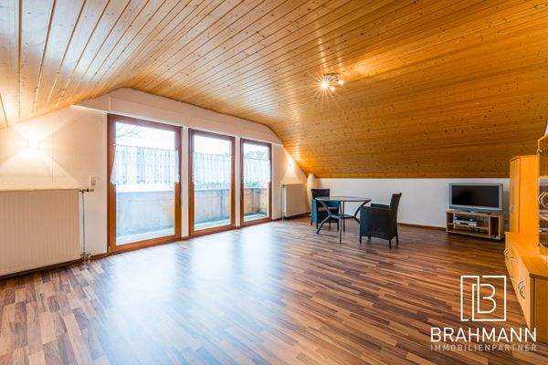 Großes Wohn- und Esszimmer - DG