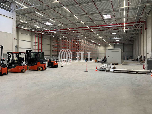 Innenansicht Halle - JLL