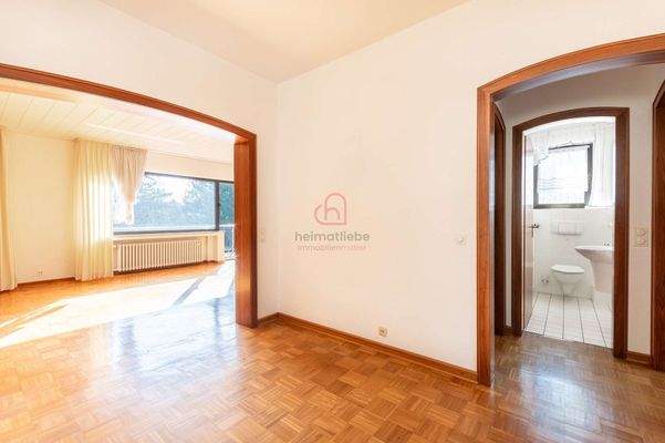 großzügige Zimmer im 1. OG