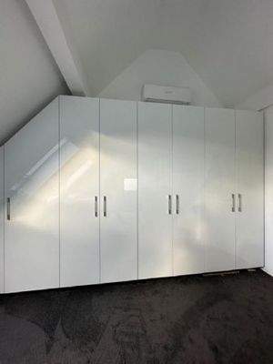Einbauschrank lackiert