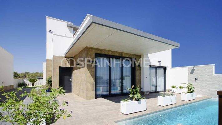 3 and 4 Bedroom Houses with Sea Views in San Miguel de Salinas