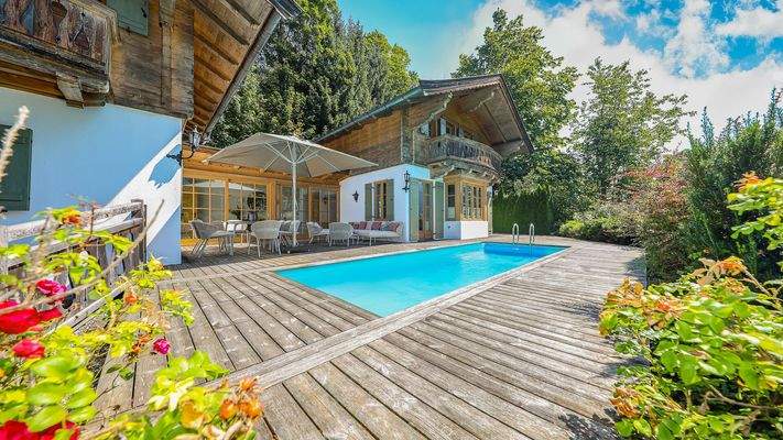 KITZIMMO-Exklusives Landhaus mit Pool in bester Lage - Immobilien Kitzbühel.