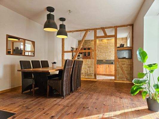 Essbereich mit offener Küche