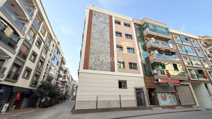 Brand-new Apartments with Balcony and Elevator in Karşıyaka İzmir