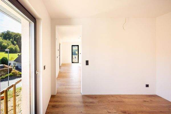 OG: Ankleide mit Zugang vom Schlafzimmer