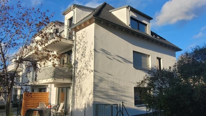 Zweitbezug! Neuwertige 3 Zi. Wohnung im Herzen von Langenzenn!