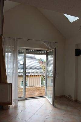 DG - Küche (Bild 4) - Zugang zum Balkon