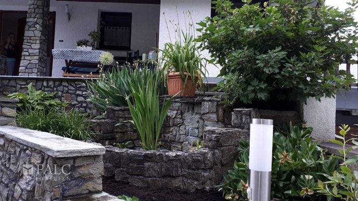 Steingarten+Freisitz