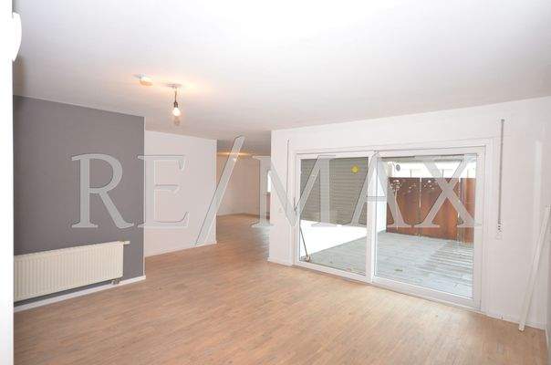 Diele mit Terrassenzugang