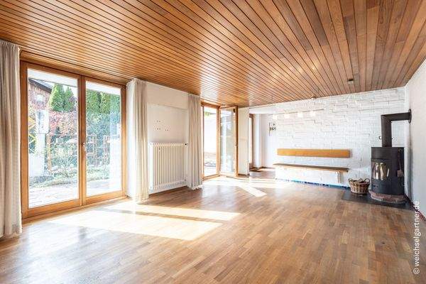 Wohnzimmer mit Kaminanschluss