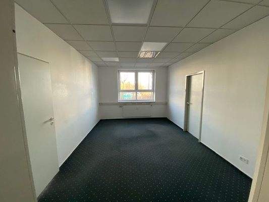 Büroraum 2 rechte Seite