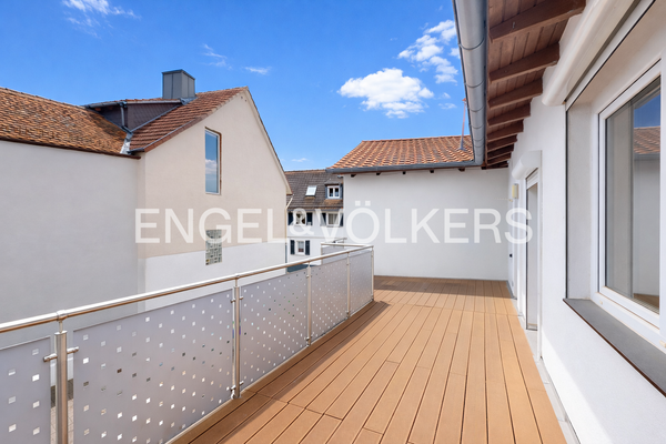 Anstatt Garten gibt es einen schönen Balkon im OG