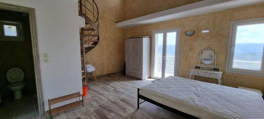 Kreta, Skalani: Gebäude mit 2 Wohnungen in toller Lage zu verkaufen