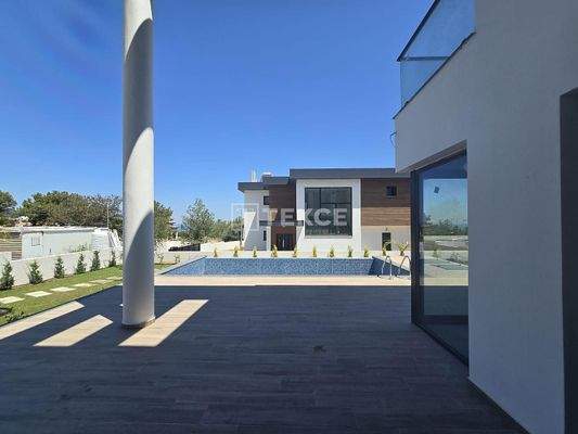 Detached Villas with Unblocked Sea and Mountain Views in Girne