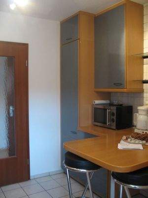 4. Küche mit Essgelegenheit.JPG