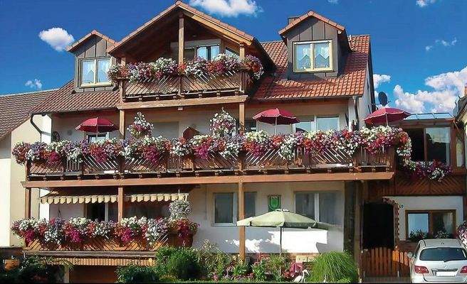 03 Außen Frontansicht