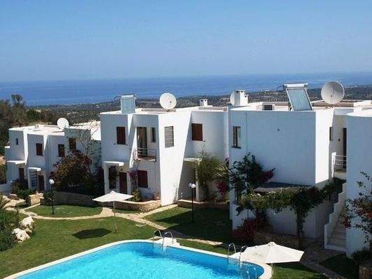 Kreta, Ag. Paraskevi: Tolle Wohnung in schöner Anlage mit Meerblick zu verkaufen