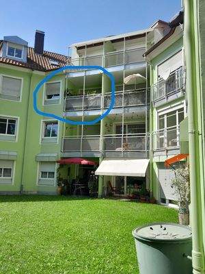 Rückansicht mit Loggia-Balkon