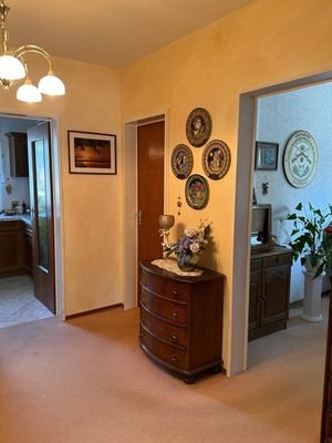 Flur mit Küche, zweitem Kinderzimmer und 1. Kinderzimmer jetzt Esszimmer 355cf9fc-a550-4bcb-9fb5-3164dfa40fbd