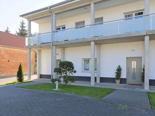 gepflegte Außenanlage