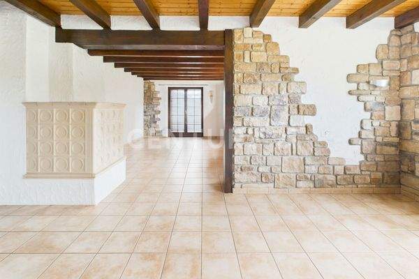 Esszimmer mit Blick zum Kamin