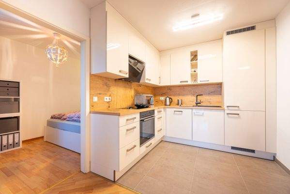 Neue vollausgestattete Einbauküche