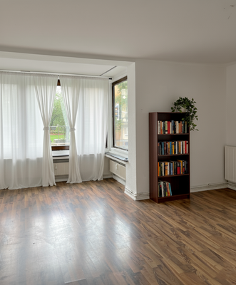 Wohnbereich mit Balkonzugang Ansicht 2 