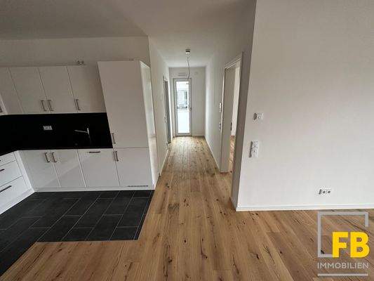 Flur in Richtung Schlafzimmer und Duschbad