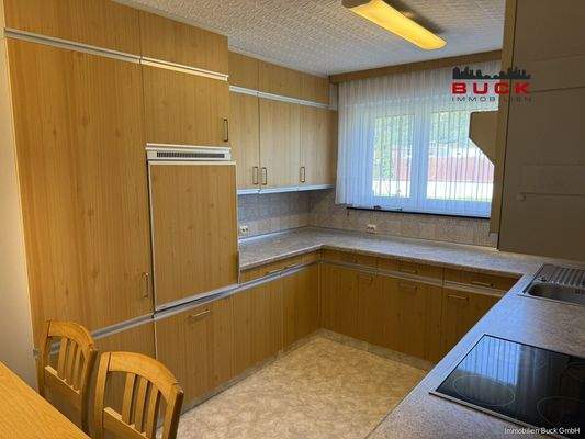 Küche mit Einbauküche