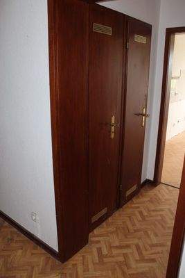 Diele mit Abst. Schrank
