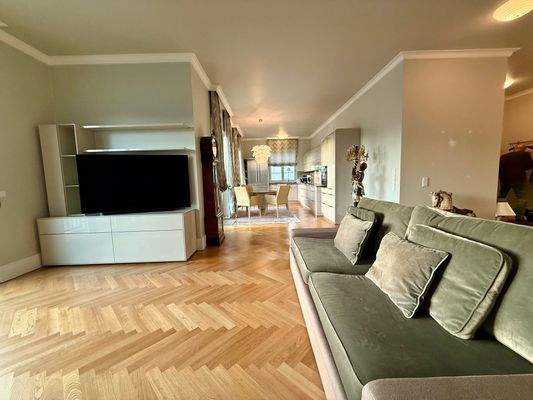 großzügiger offener Wohn-/Essbereich