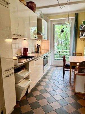 Küche mit Balkon
