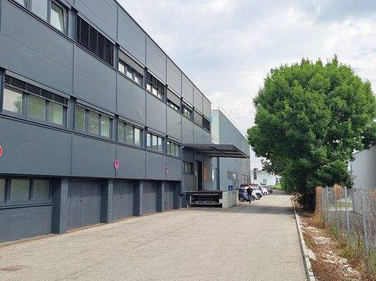 Umfahrung & Zugang Büro