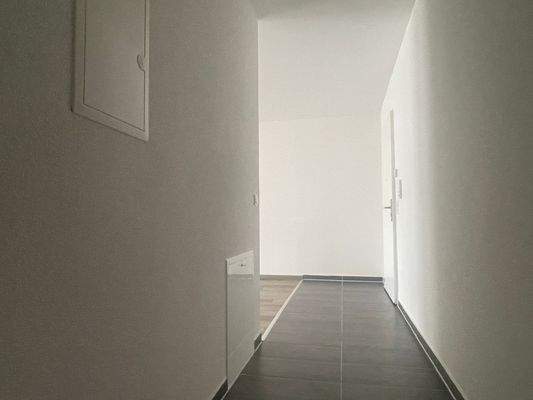 Heller Flur der Wohnung