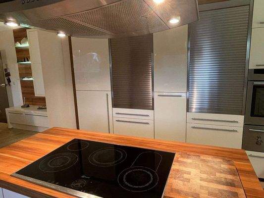 Kochinsel mit Abzugshaube