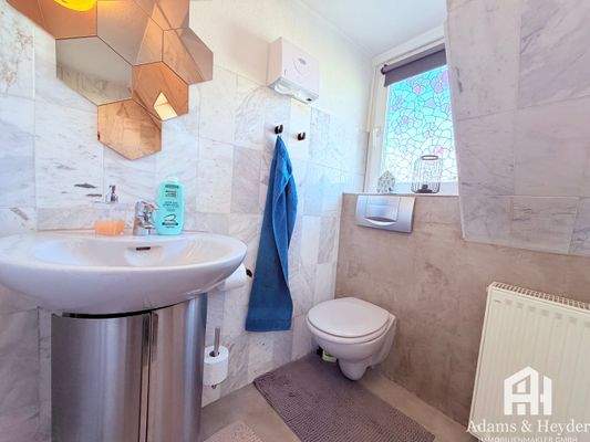 Badezimmer, OG, Bild 1